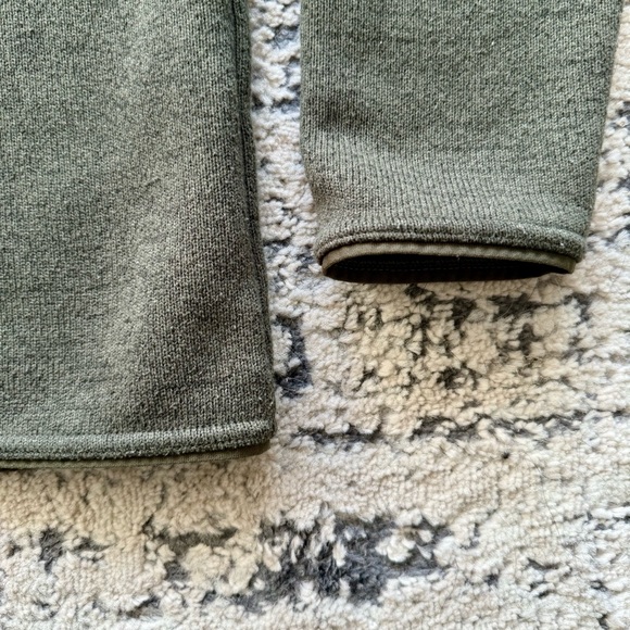 Men’s Under Armour Moss Green Specialist Henley 2.0 Pullover SZ M Loose Fit - Picture 7 of 11